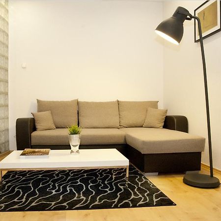Diana Apartment On Vaci Utca บูดาเปสต์ ภายนอก รูปภาพ