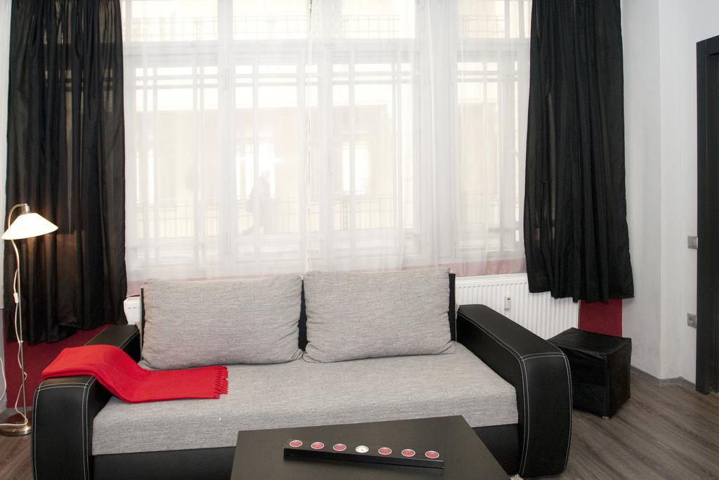 Diana Apartment On Vaci Utca บูดาเปสต์ ห้อง รูปภาพ