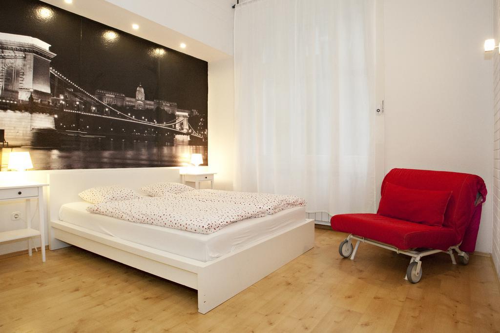Diana Apartment On Vaci Utca บูดาเปสต์ ภายนอก รูปภาพ
