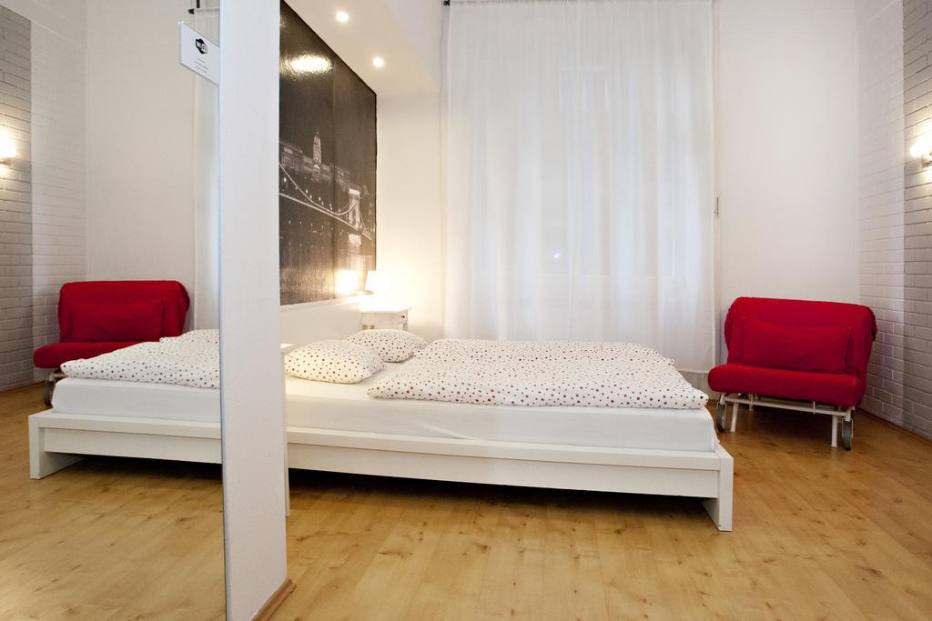 Diana Apartment On Vaci Utca บูดาเปสต์ ภายนอก รูปภาพ