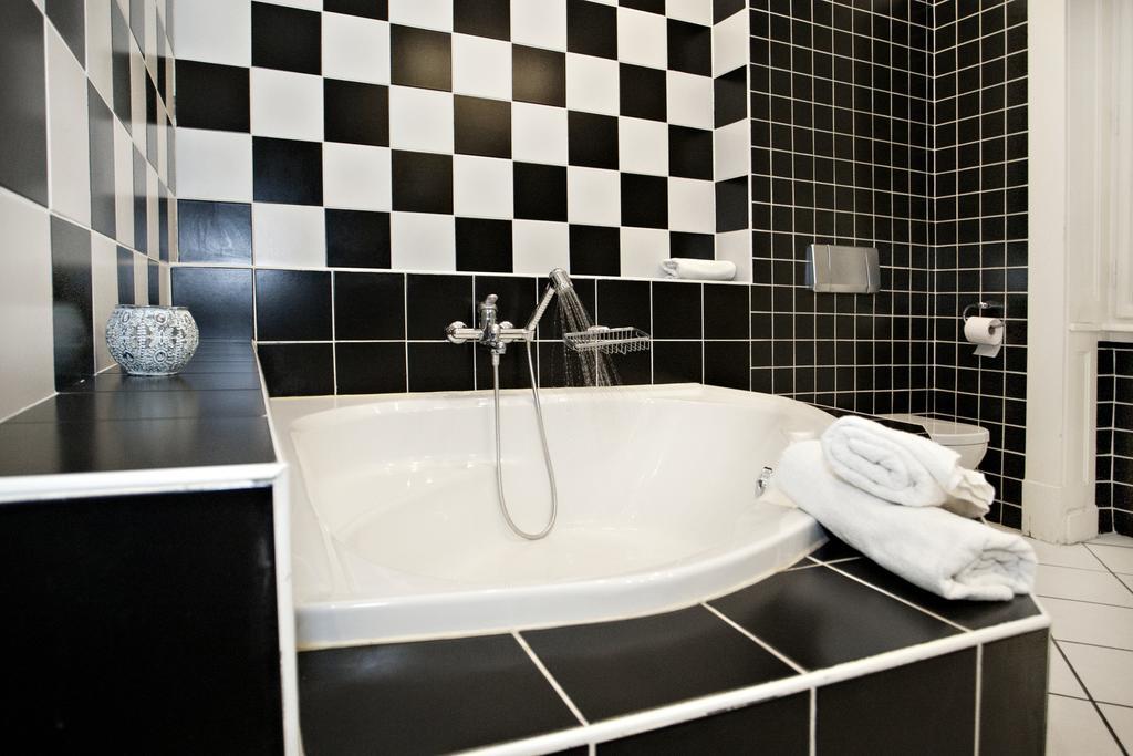 Diana Apartment On Vaci Utca บูดาเปสต์ ภายนอก รูปภาพ